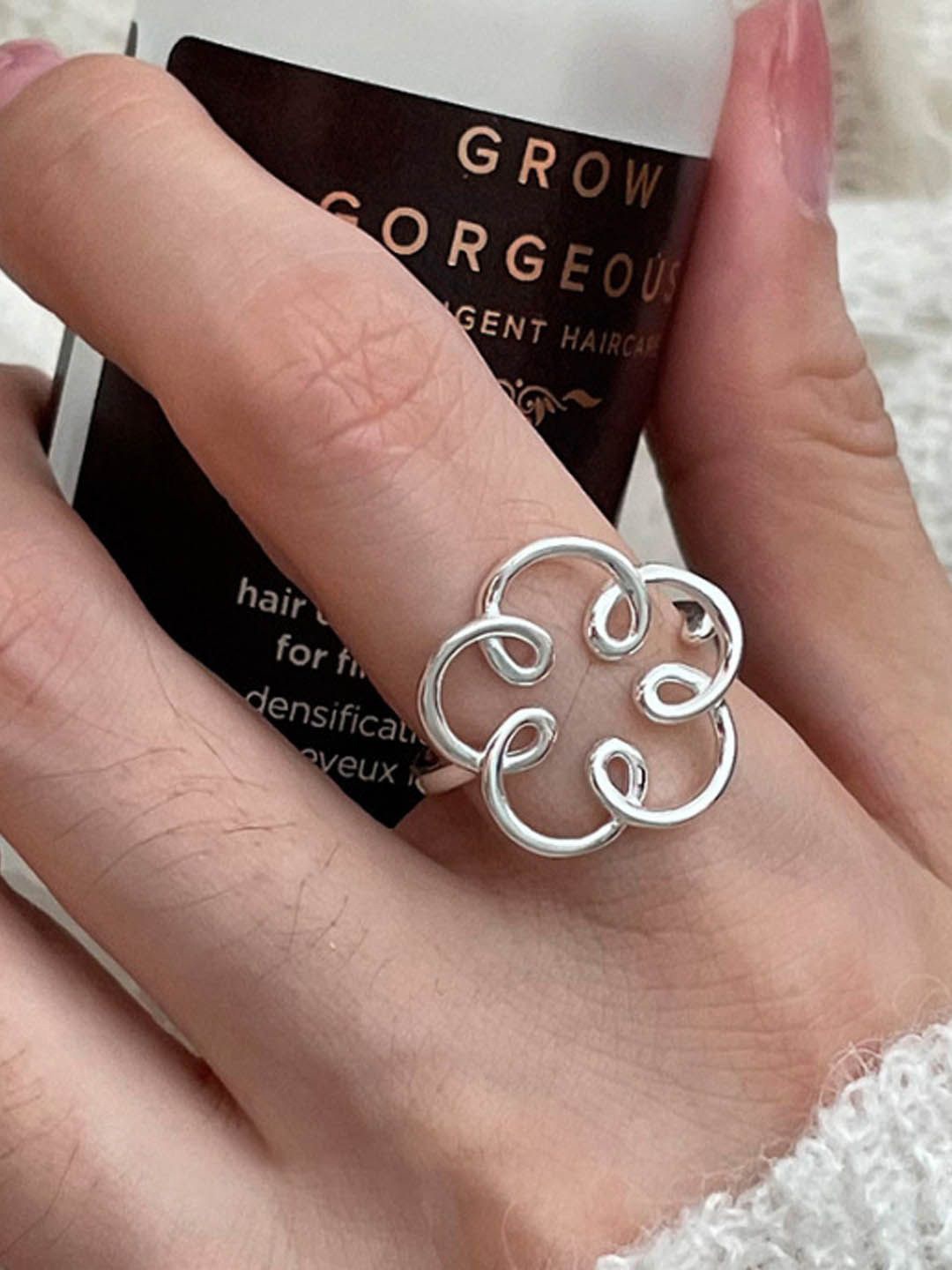 

StyleCast Elegant Silver-Toned Intricate Textured Floral Shaped Finger Ring