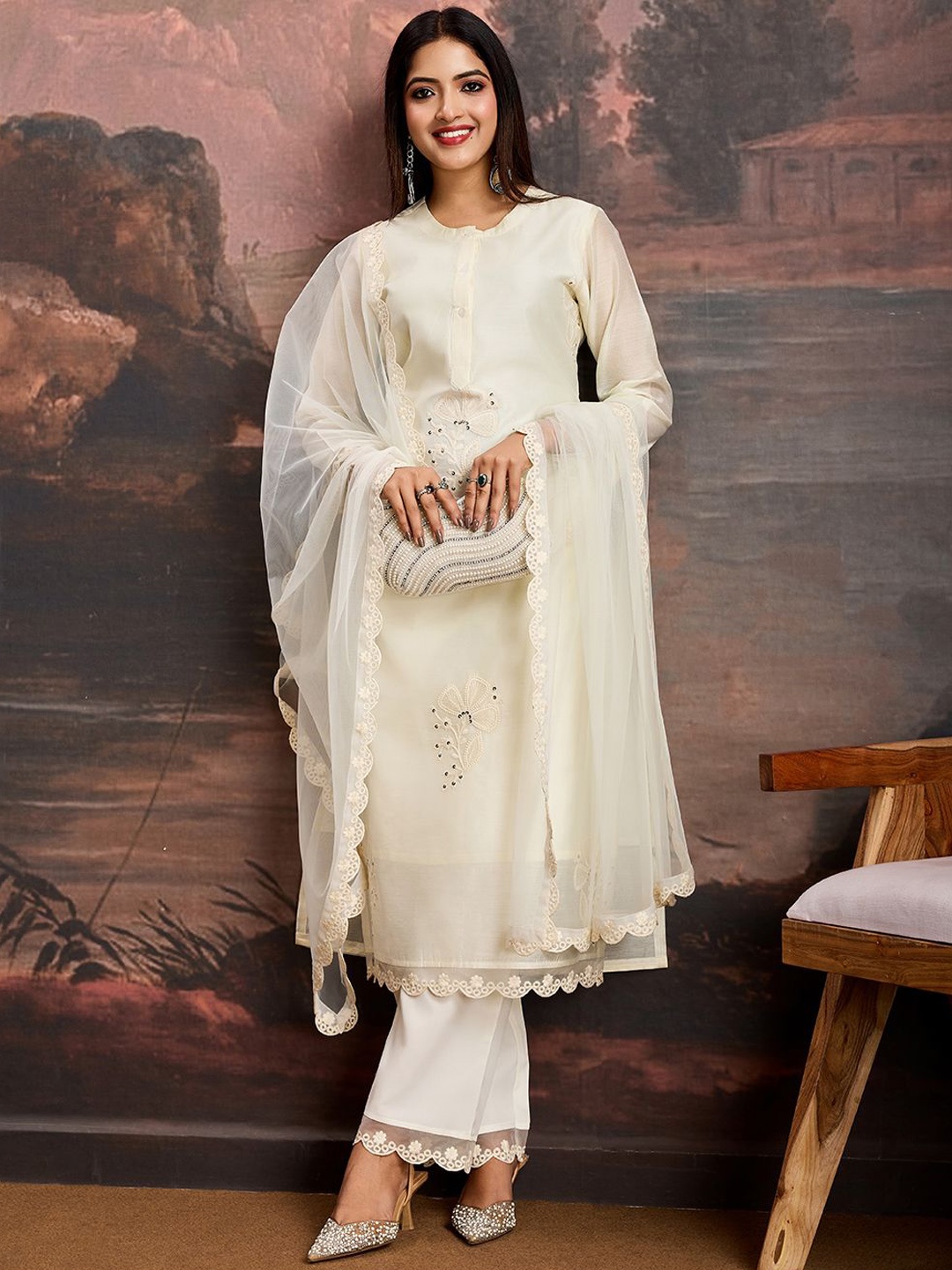 

House of Pataudi Embroidered Detail Kurta & Trousers with Net Dupatta, Off white