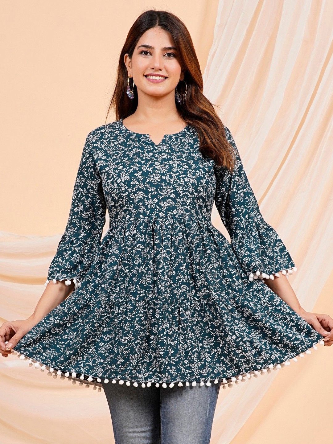 

JAGNA Floral Printed Kurti, Green