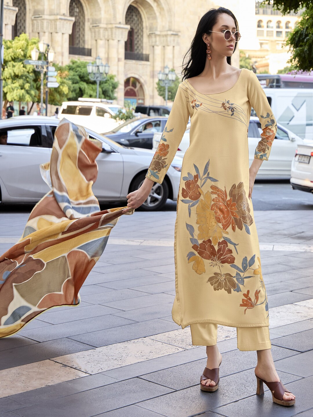 

DRAVINAM Trends Floral printed Unstitched Dress Material, Yellow