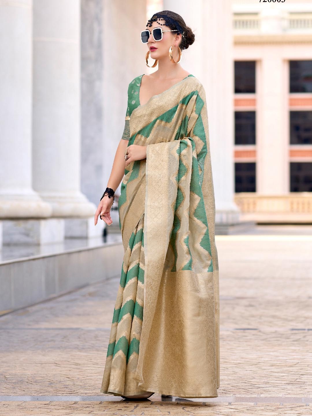 

Panzora Woven Design Zari Saree With Unstitched Blouse Piece, Green