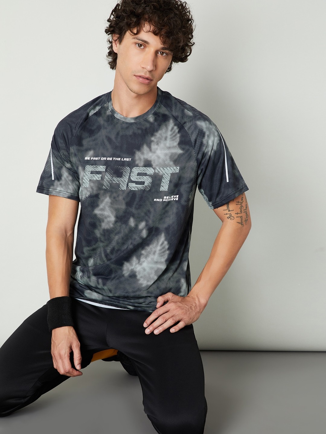 

max Men Typography Printed Round Neck Cotton T-shirt, Grey