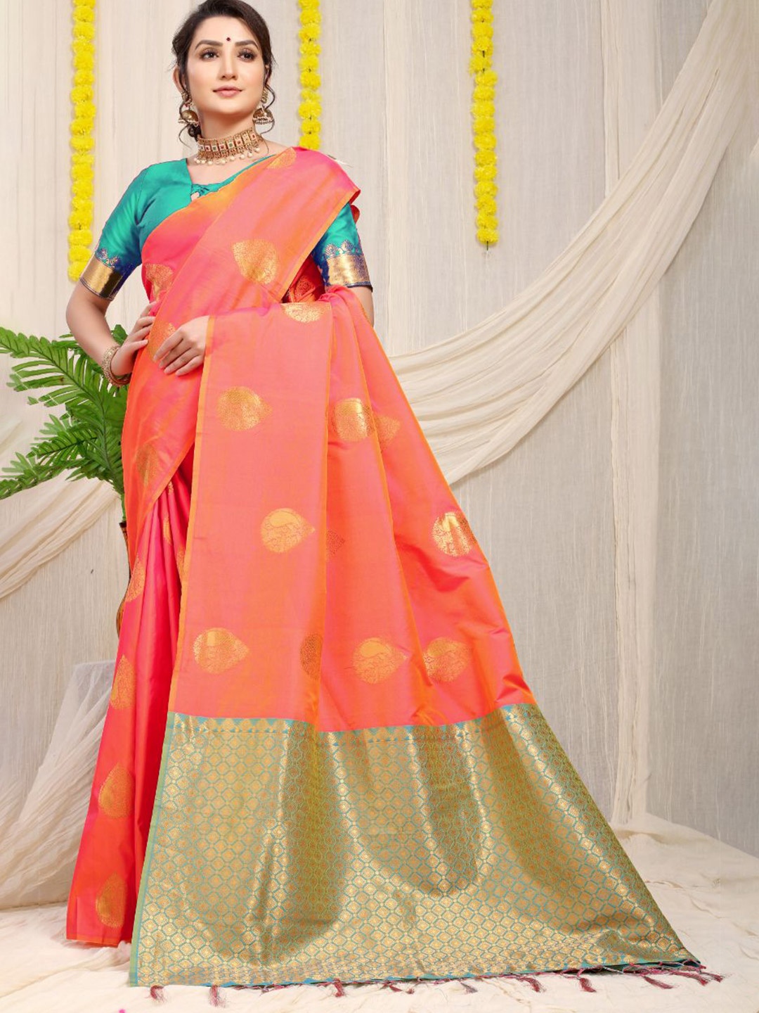

amirat Woven Design Zari Pure Silk Banarasi Saree, Orange