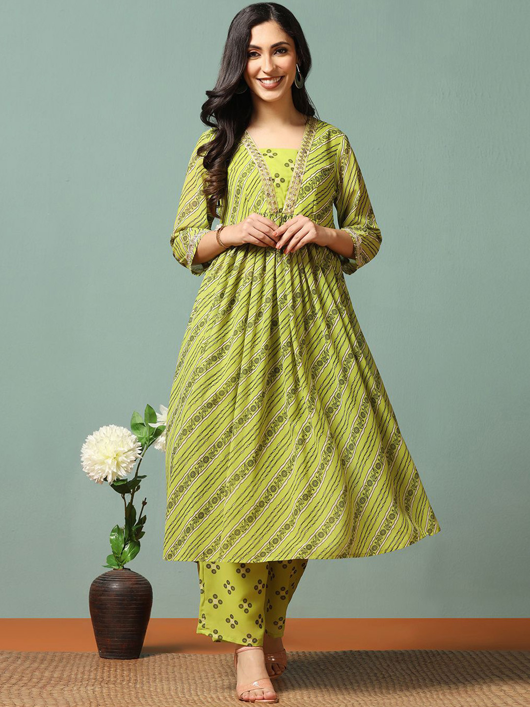 

Moda Rapido Green Floral Printed Empire V-Neck Georgette Anarkali Kurta With Palazzos