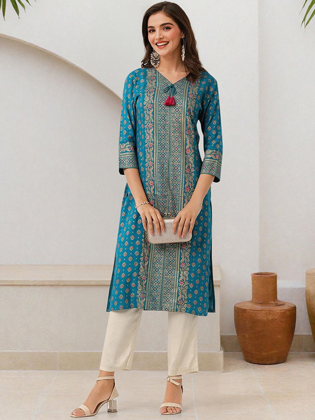 

Ishin Floral Printed V-Neck Straight Kurta, Teal