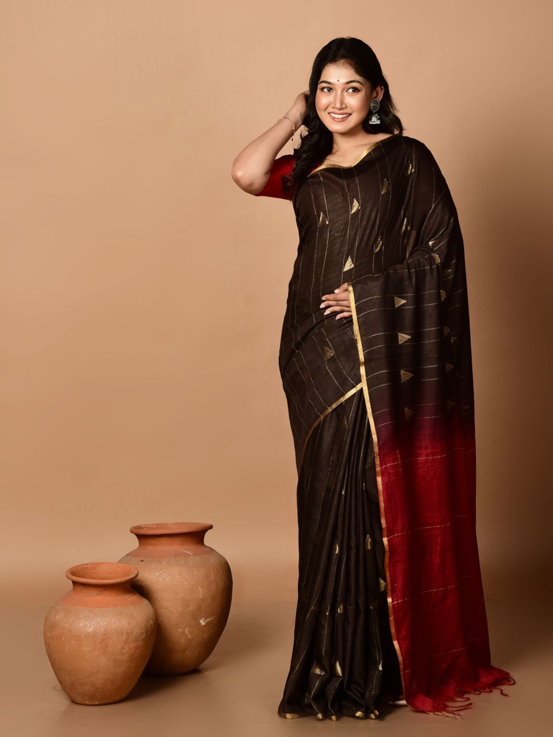 

HOUSE OF ARLI Woven Design Zari Pure Silk Bhagalpuri Saree, Black