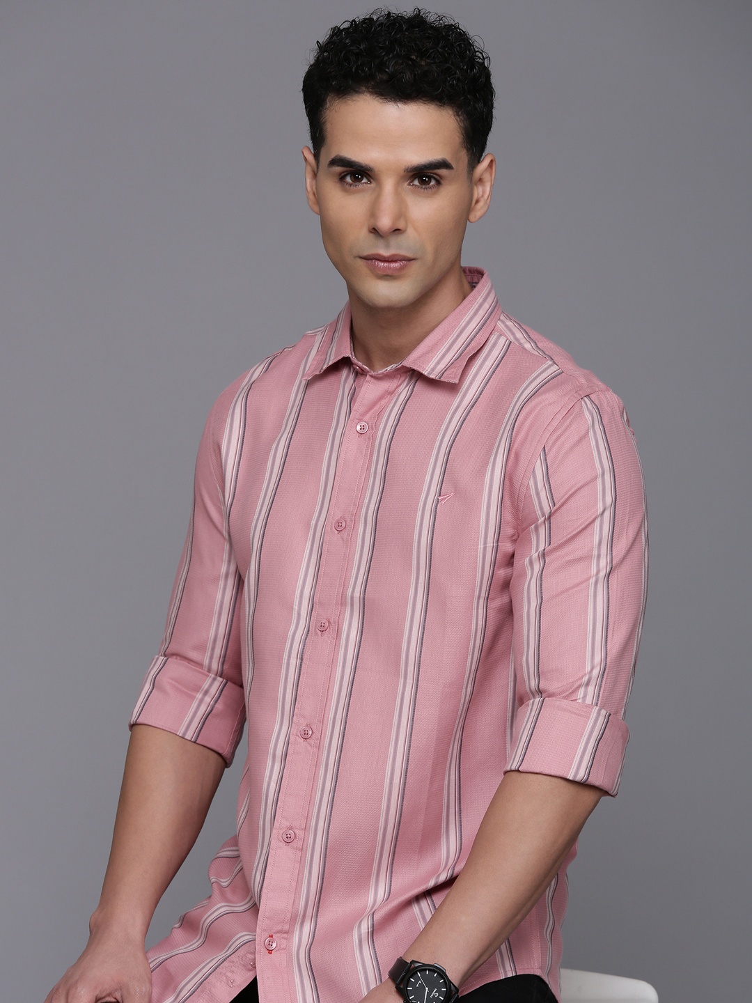 

INVICTUS Men Standard Slim Fit Opaque Striped Casual Shirt, Peach