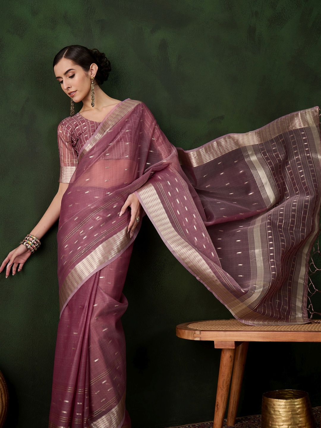 

DEVATITHI Woven Design Zari Organza Saree, Magenta