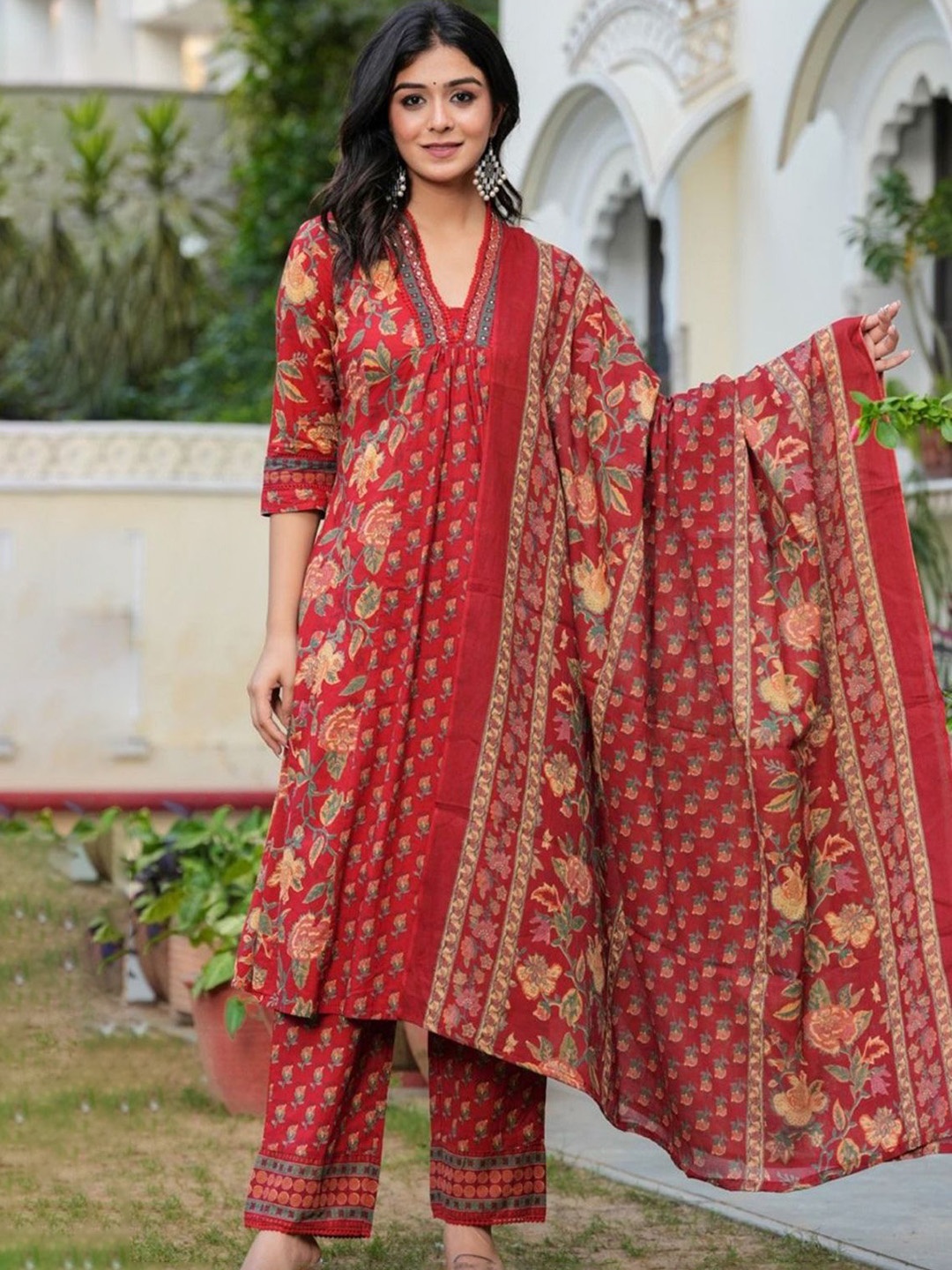 

Heavenly Attire Floral printed V-Neck Pure Cotton A-Line Kurta With Trouser & Dupatta, Red