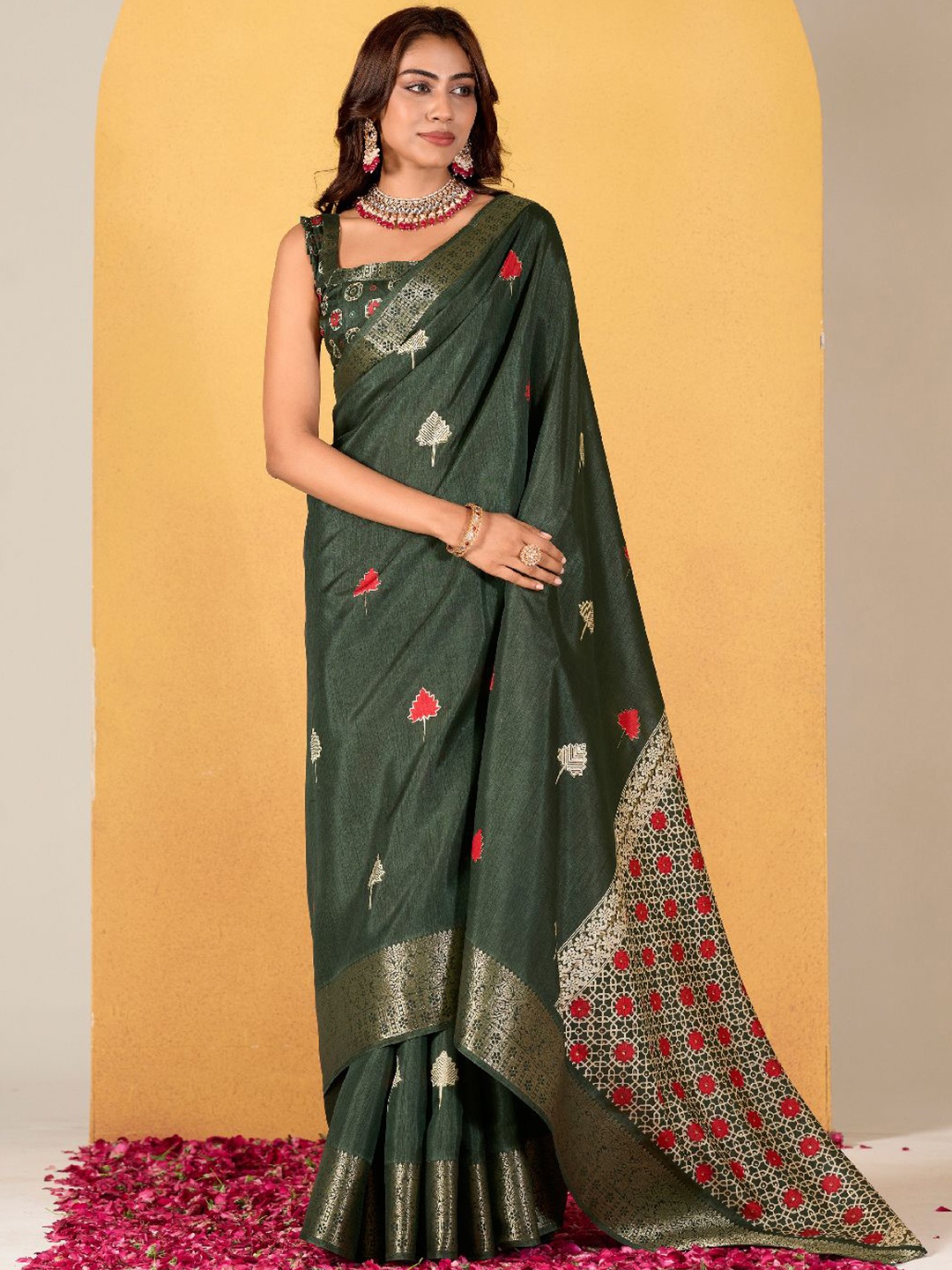 

Panzora Ethnic Motifs Printed Zari Saree With Unstitched Blouse Piece, Green