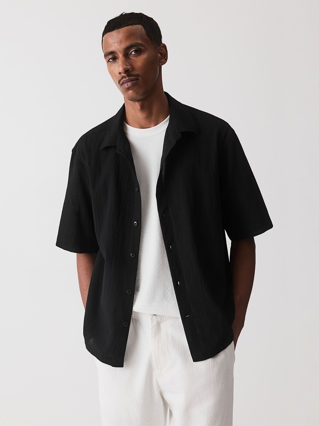 

H&M Regular Fit Crinkled Short-Sleeved Shirt, Black