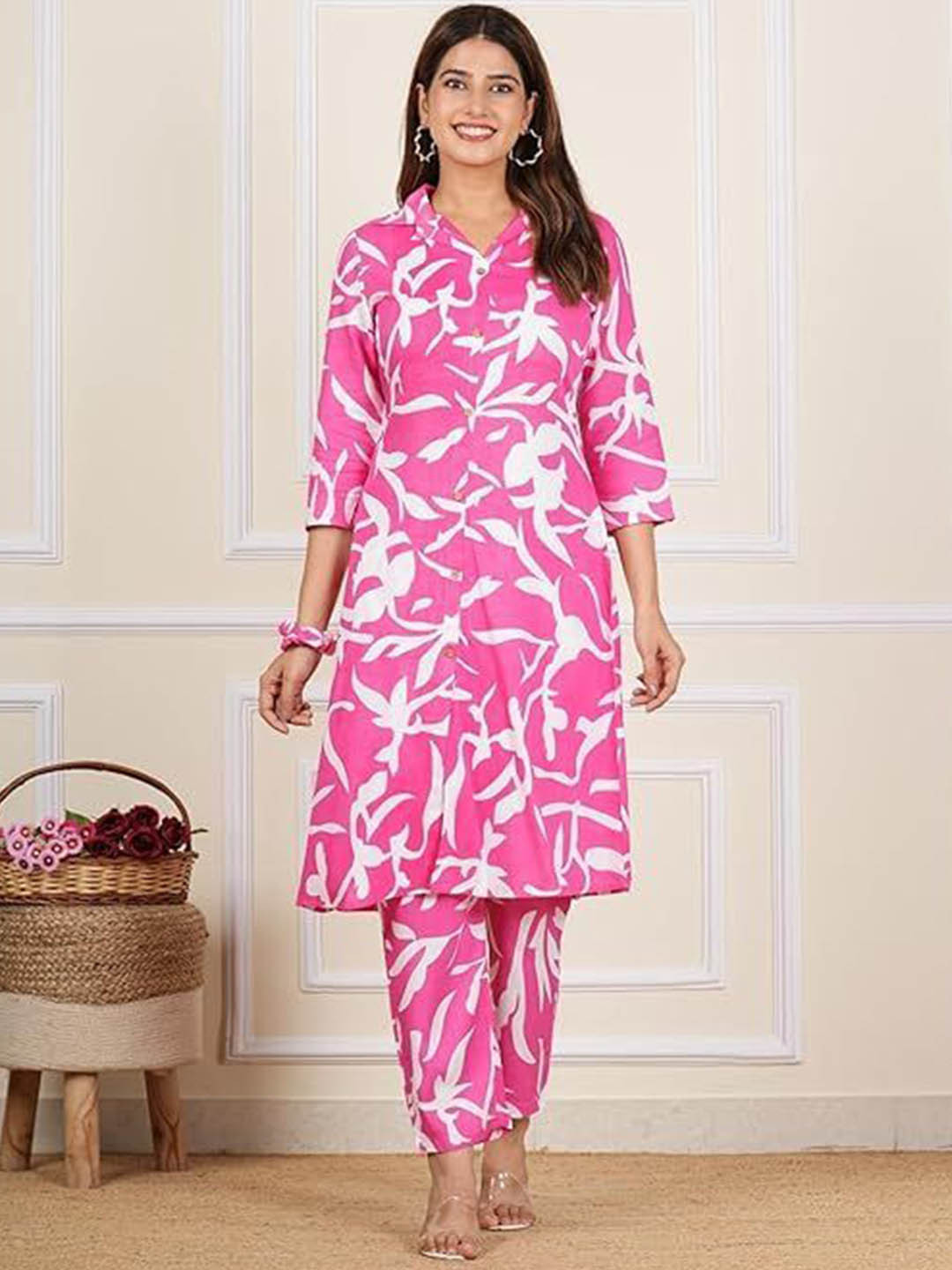 

Badthunia Fab Women Floral Printed Regular Thread Work Kurta with Trousers, Pink