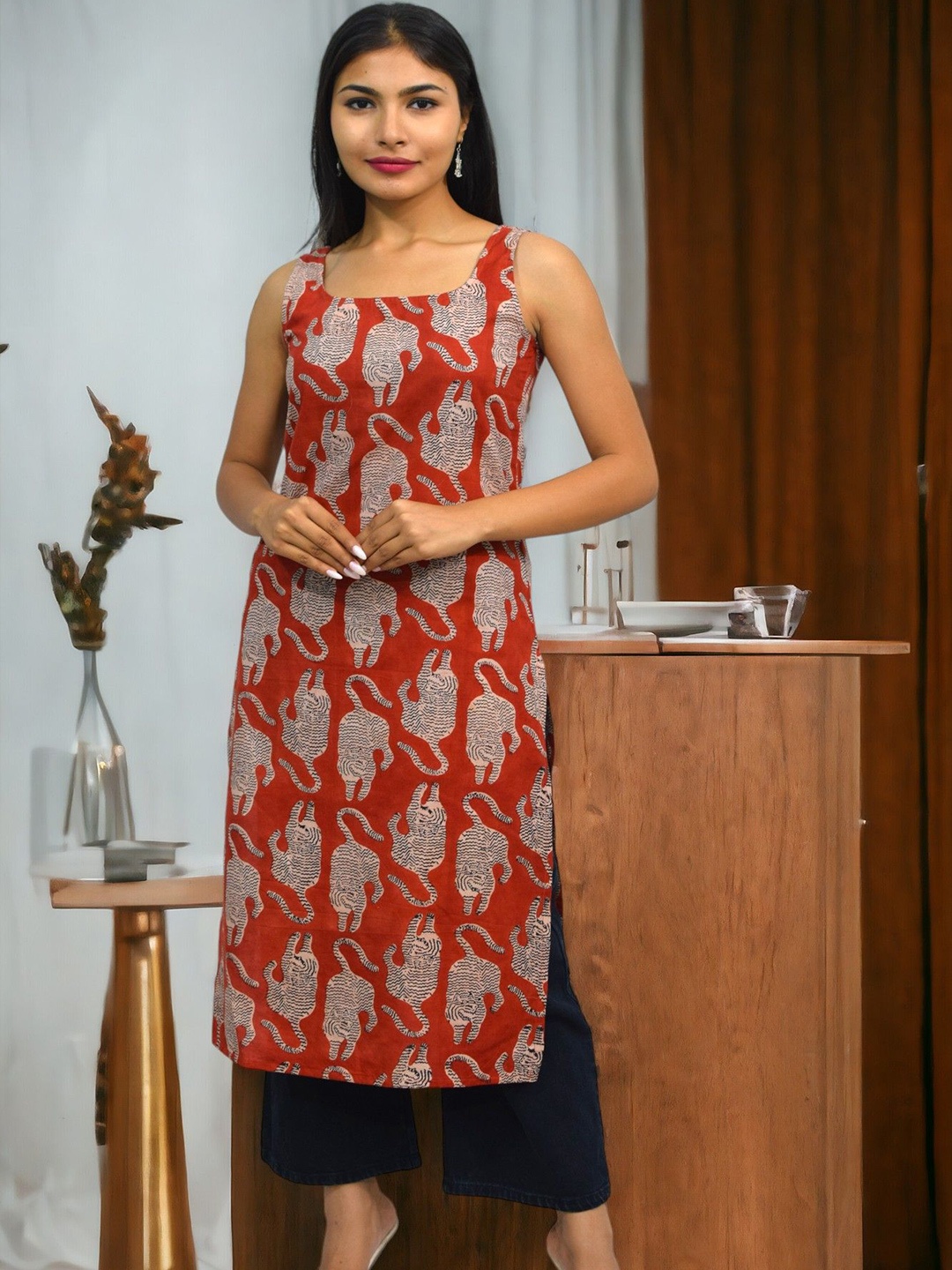 

JAIPUR HAND BLOCK Abstract Printed Square Shaped Pure Cotton Straight Kurta, Brown
