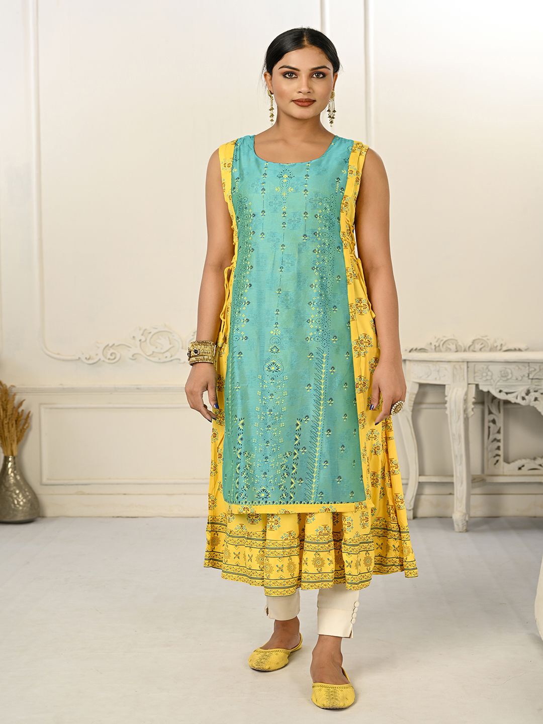

Krimmple Floral Printed Cotton Anarkali Kurta, Yellow