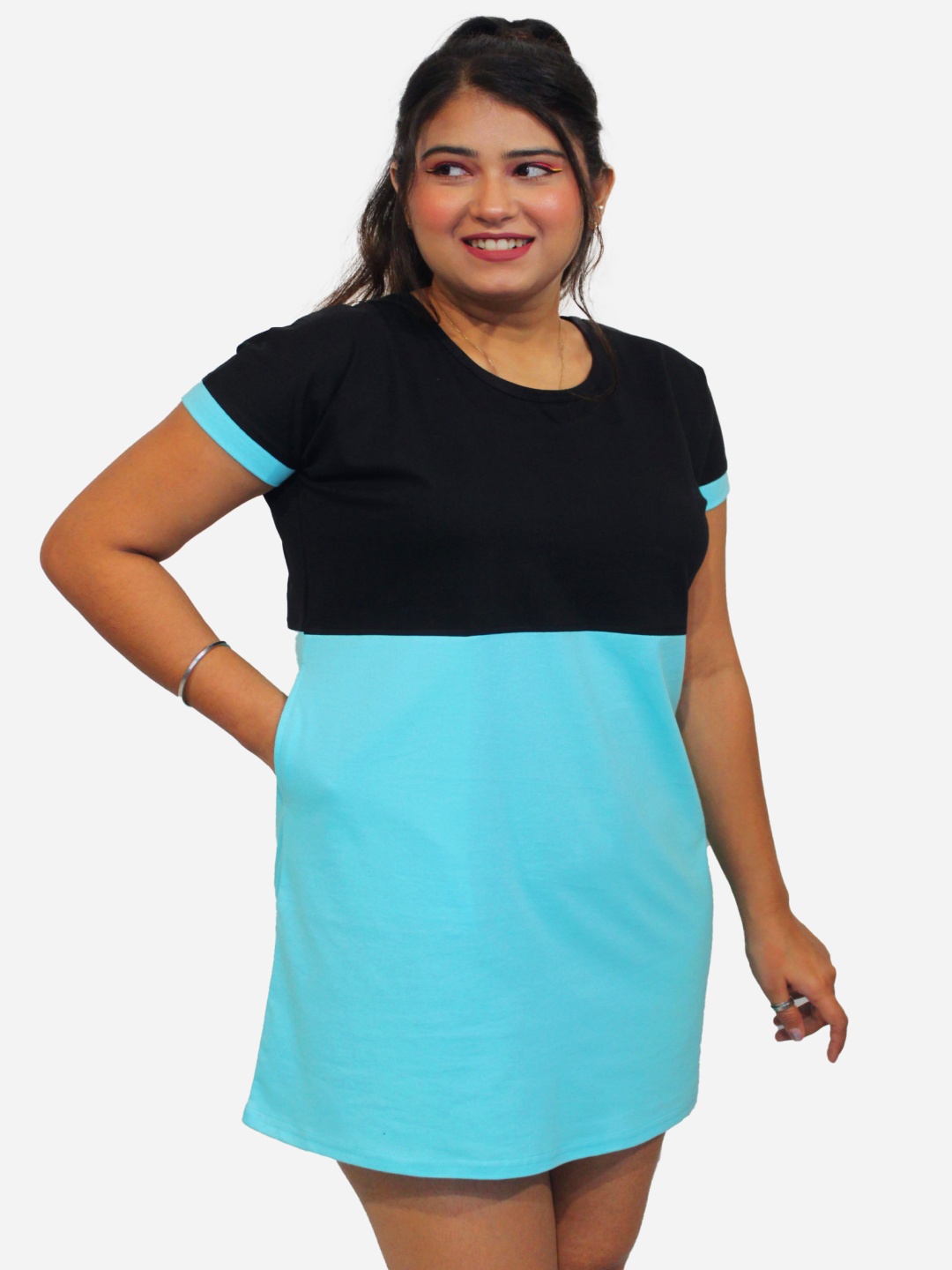 

PINK SHELL Women Colourblocked Extended Sleeves Pockets T-shirt, Blue
