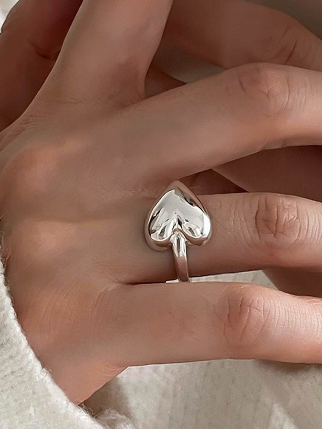 

StyleCast Elegant Silver-Plated Silver-Toned Heart Shaped Finger Ring