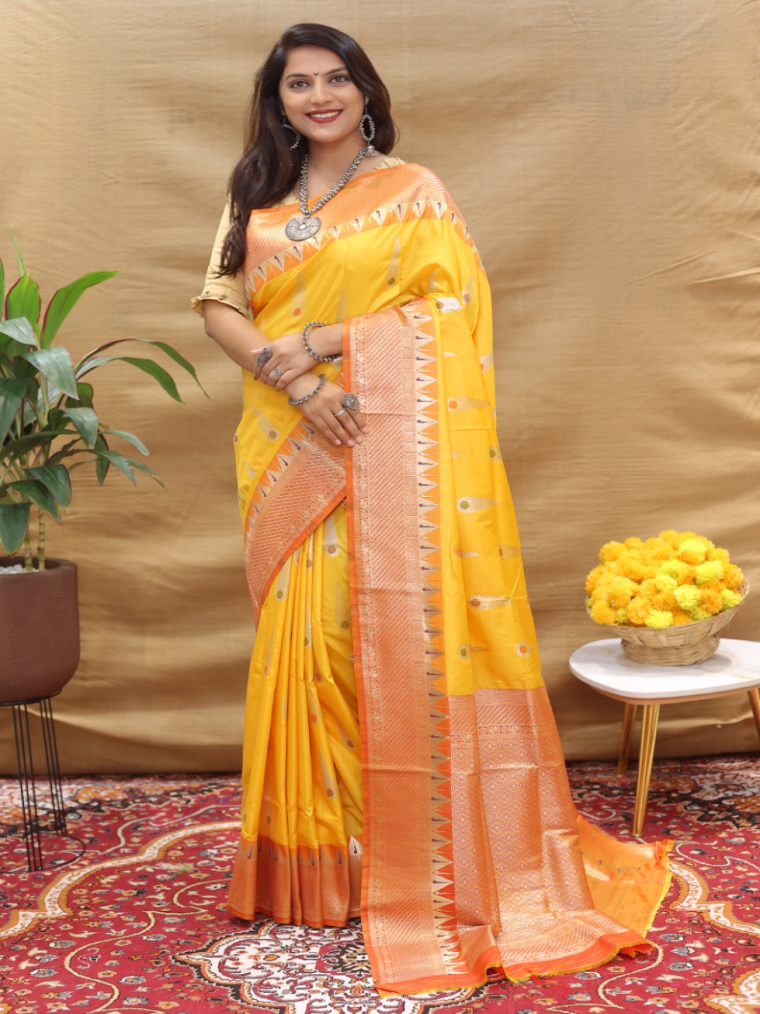 

amirat Ratna Tilak Ethnic Motifs Woven Design Zari Pure Silk Banarasi Saree, Yellow