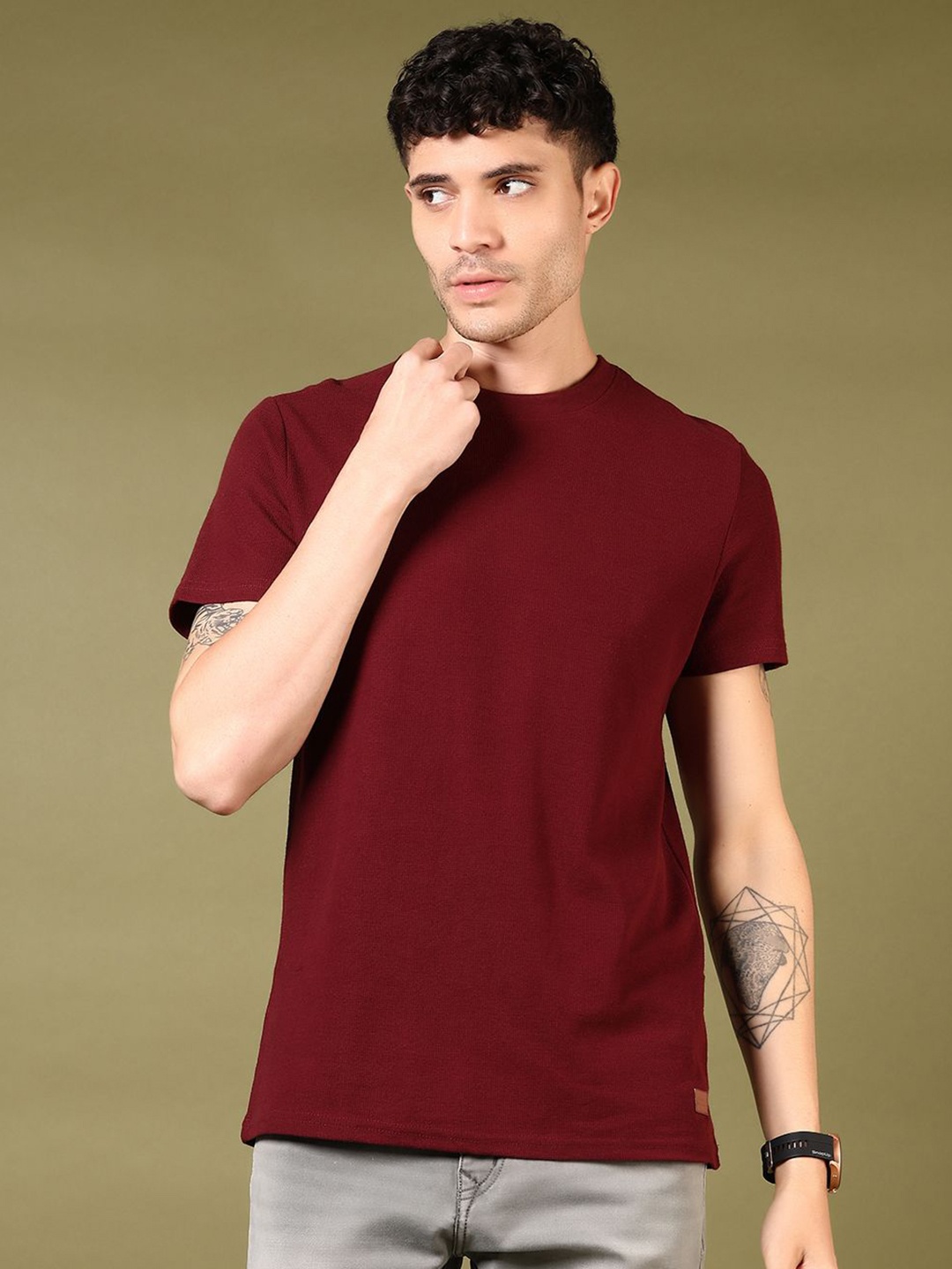 

V-Mart Men Solid Round Neck Cotton T-shirt, Maroon
