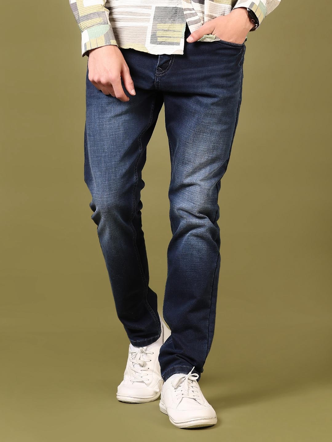 

V-Mart Men Regular Fit Mid-Rise Whiskers and Chevrons Light Fade Clean Look Cotton Jeans, Blue