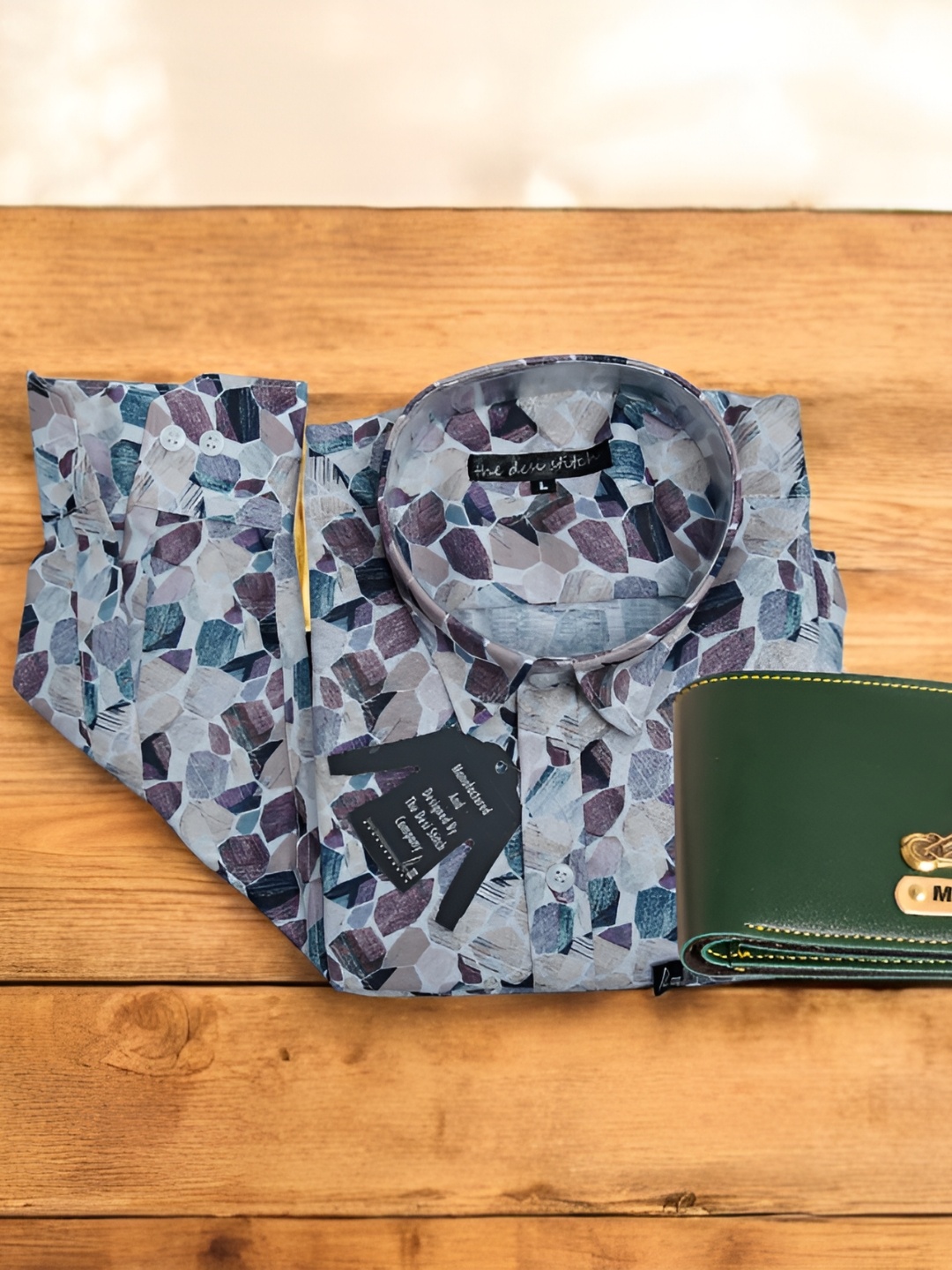 

Anikmart Men Printed Shirt & Leather Wallet, Blue