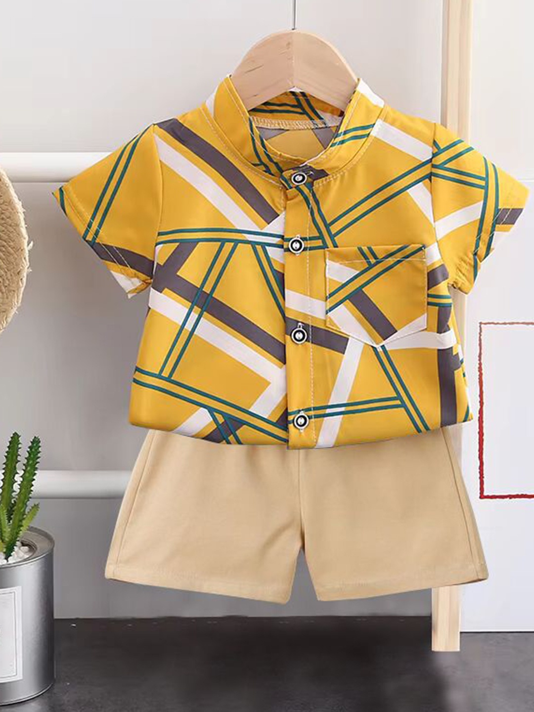 

DANGAR Kids Printed Mandarin Collar Shirt With Shorts, Yellow