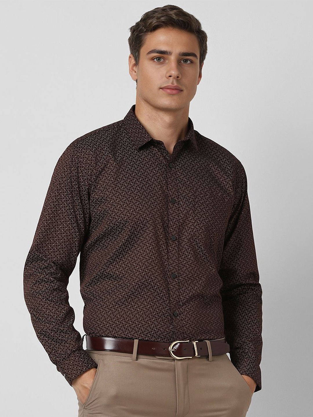 

V Dot Men Slim Fit Spread Collar Geometric Printed Cotton Formal Shirt, Black