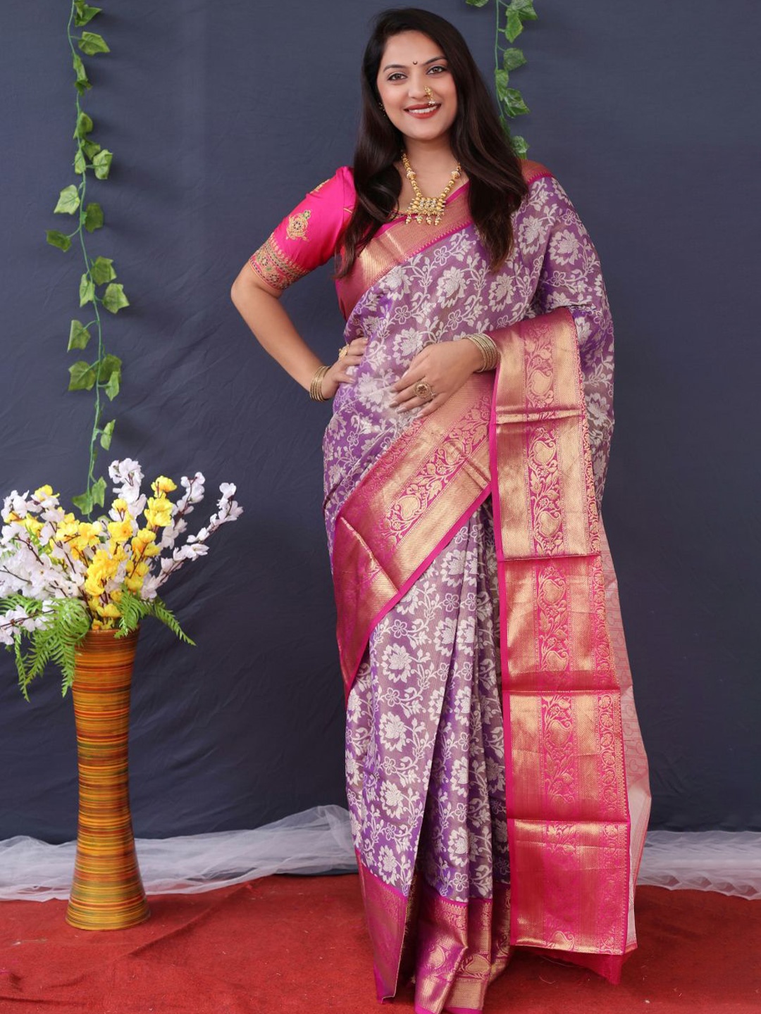 

amirat Woven Design Zari Pure Silk Kanjeevaram Saree, Purple