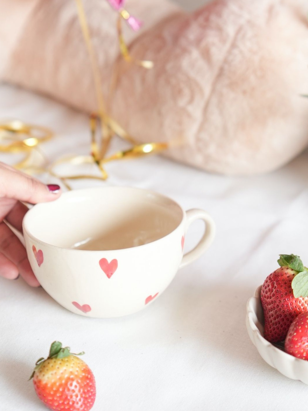 

ArteCasa White & Red Heart Printed Ceramic Glossy Cappichino Mug
