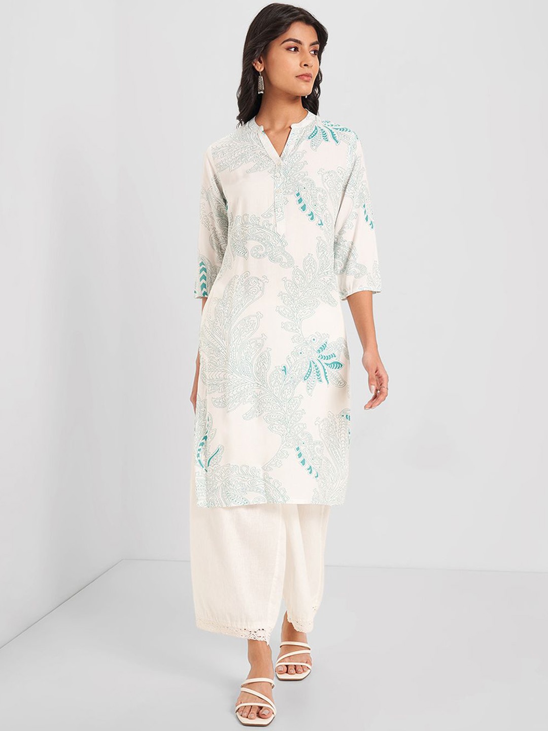 

RANGMANCH BY PANTALOONS Ethnic Motifs Printed Mandarin Collar Straight Kurtas, Turquoise blue