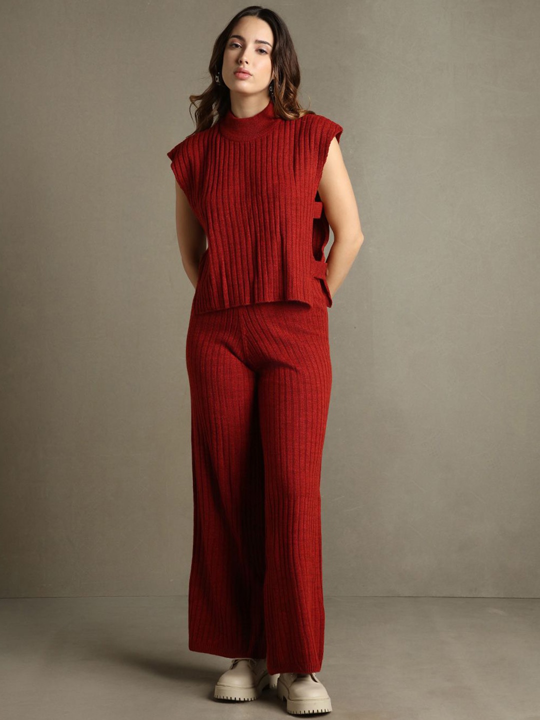 

DL Woman Self-Design Round Neck Sweater With Trousers Co-Ords, Rust