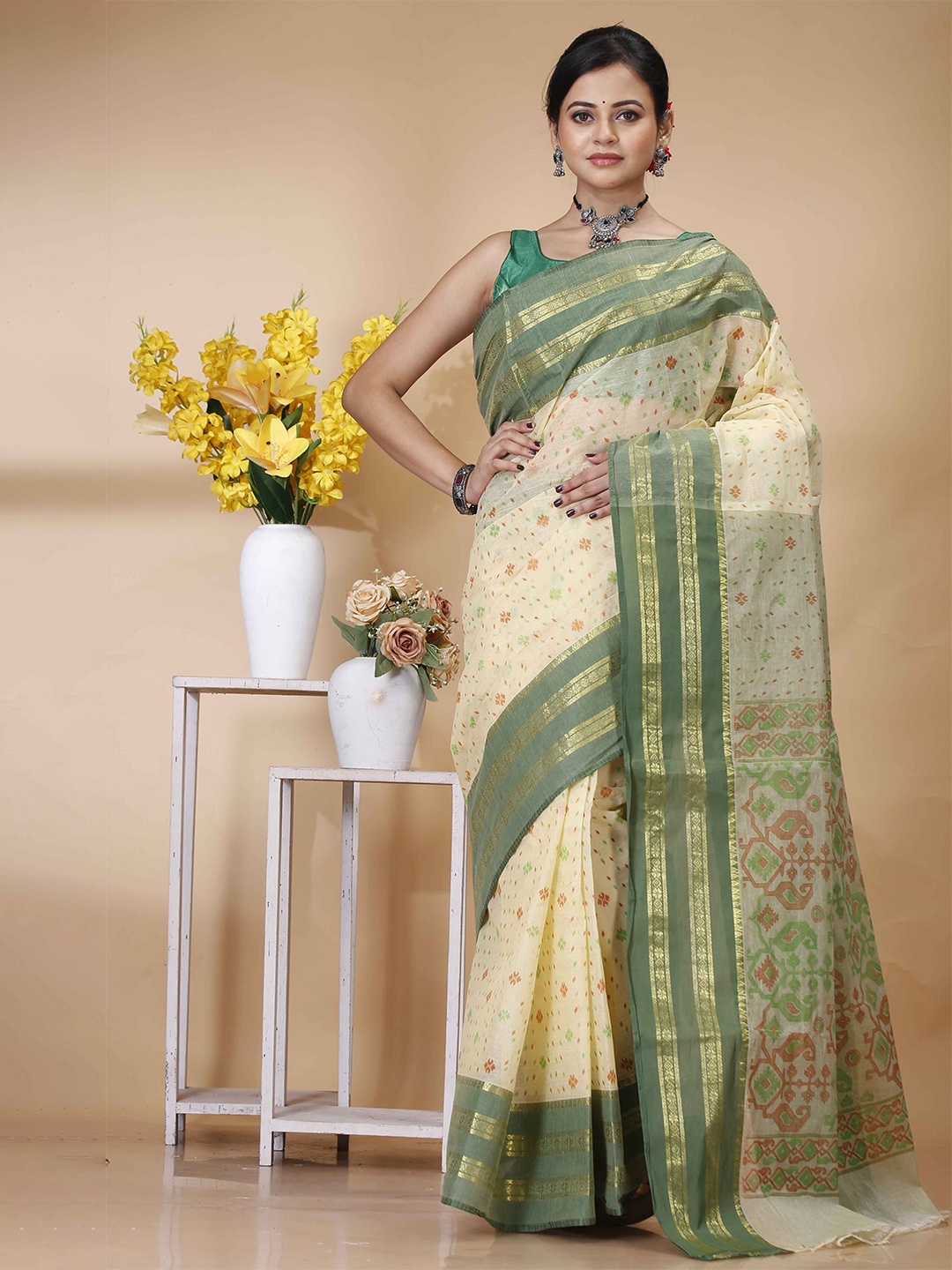 

SRILOK Floral Zari Pure Cotton Taant Saree, Green