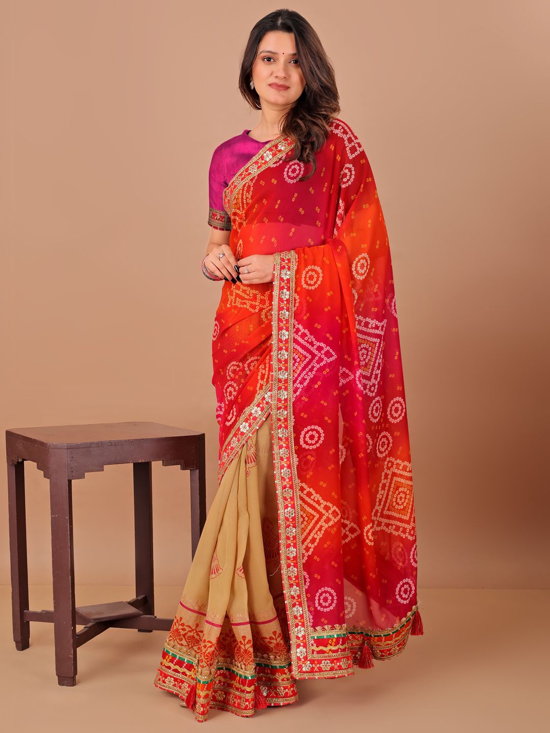

Mitera Bandhani Embroidered Printed Bandhani Saree, Red