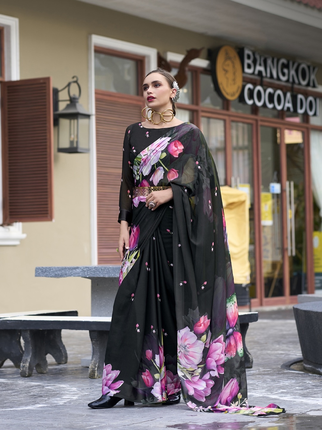 

AVANSHEE Floral Printed Pure Georgette Saree, Black