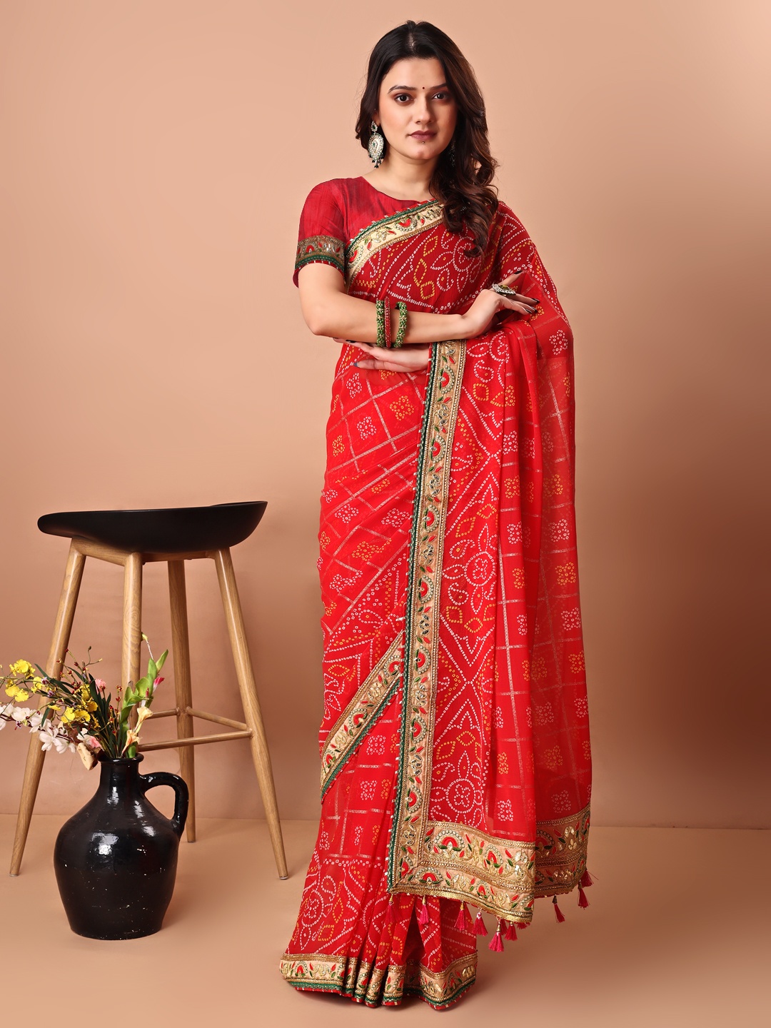 

Panzora Bandhani Printed Saree, Red