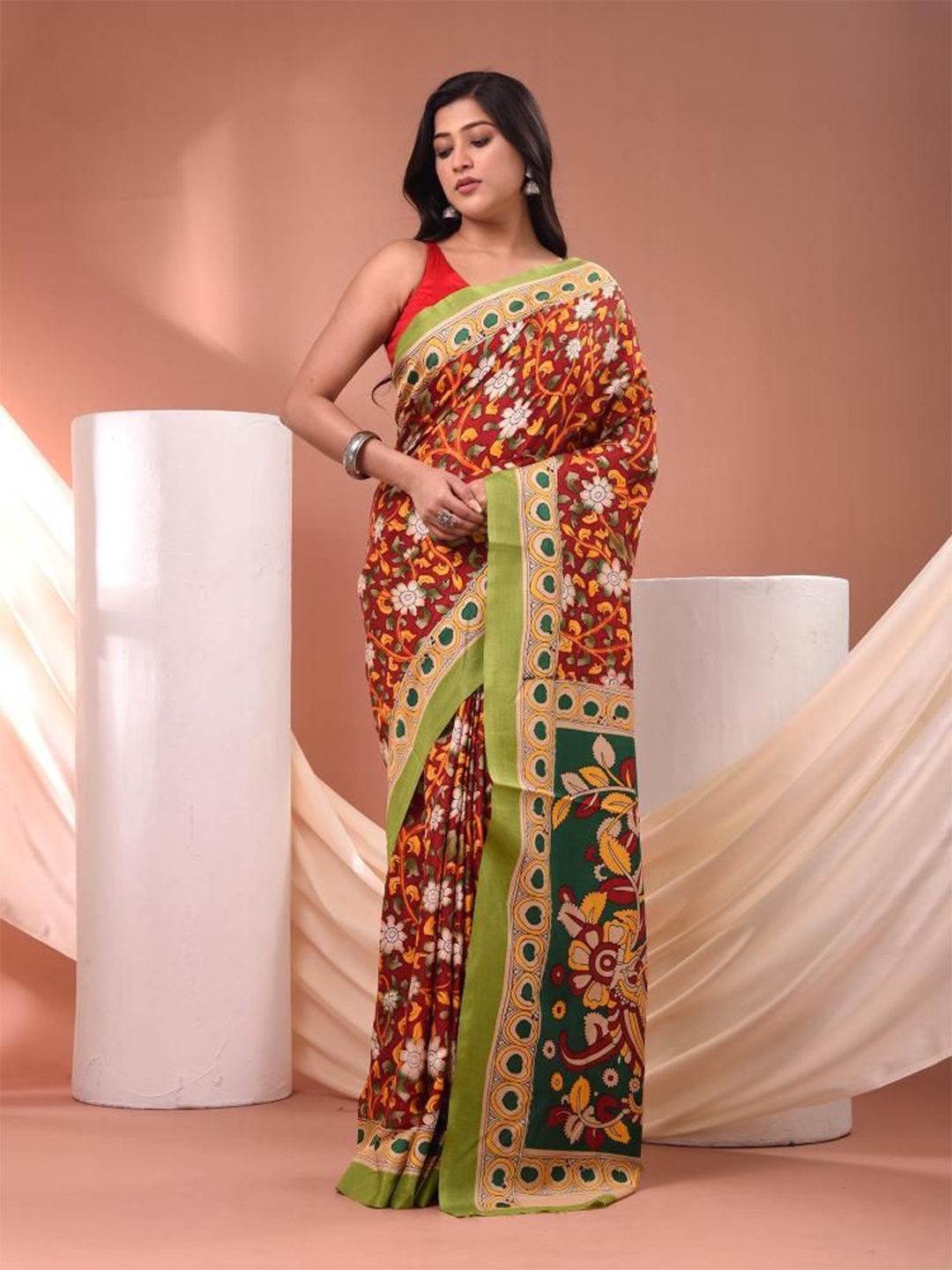 

VIBHAVARI Ethnic Motifs Silk Blend Saree, Red