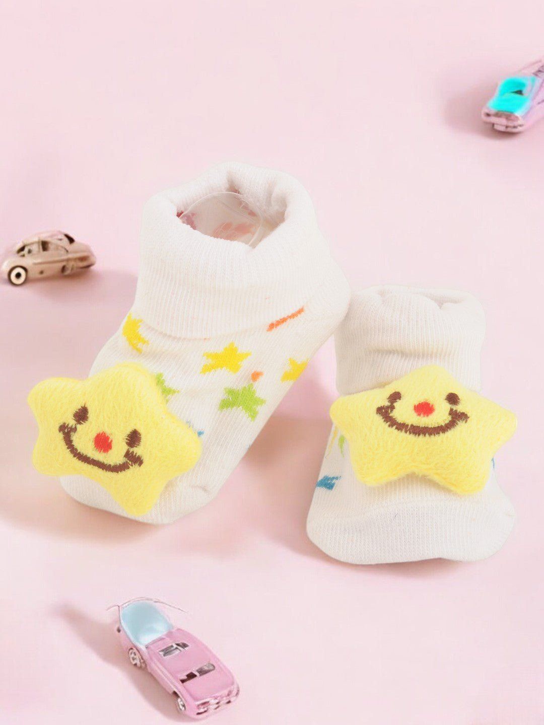 

Yellow Bee Girls Patterned Cotton Ankle Length Socks, Cream