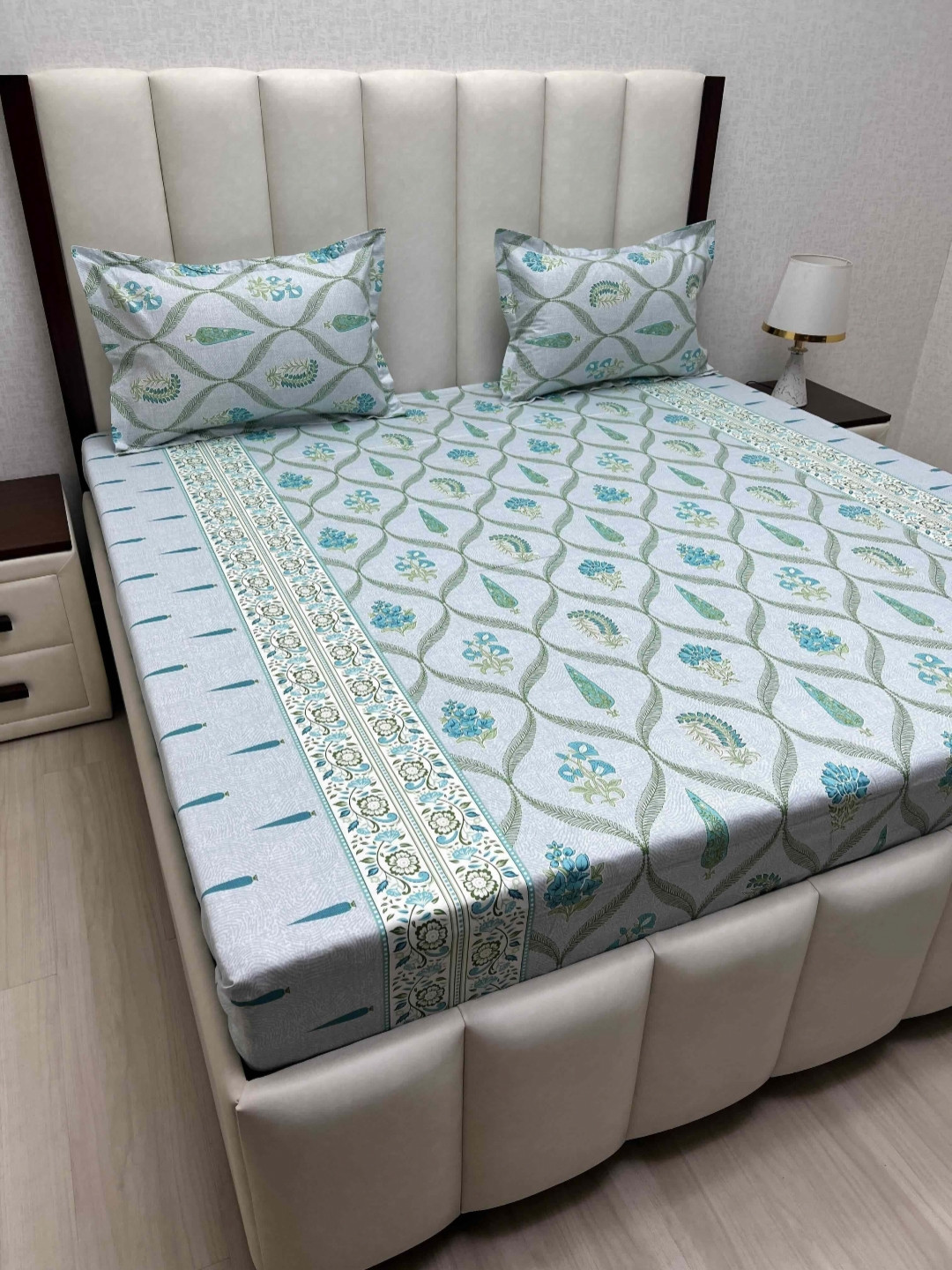 

Pure Decor Royal Passion White Floral 250 TC Pure Cotton Queen Bedsheet 2.28 m x 2.54 m, Blue