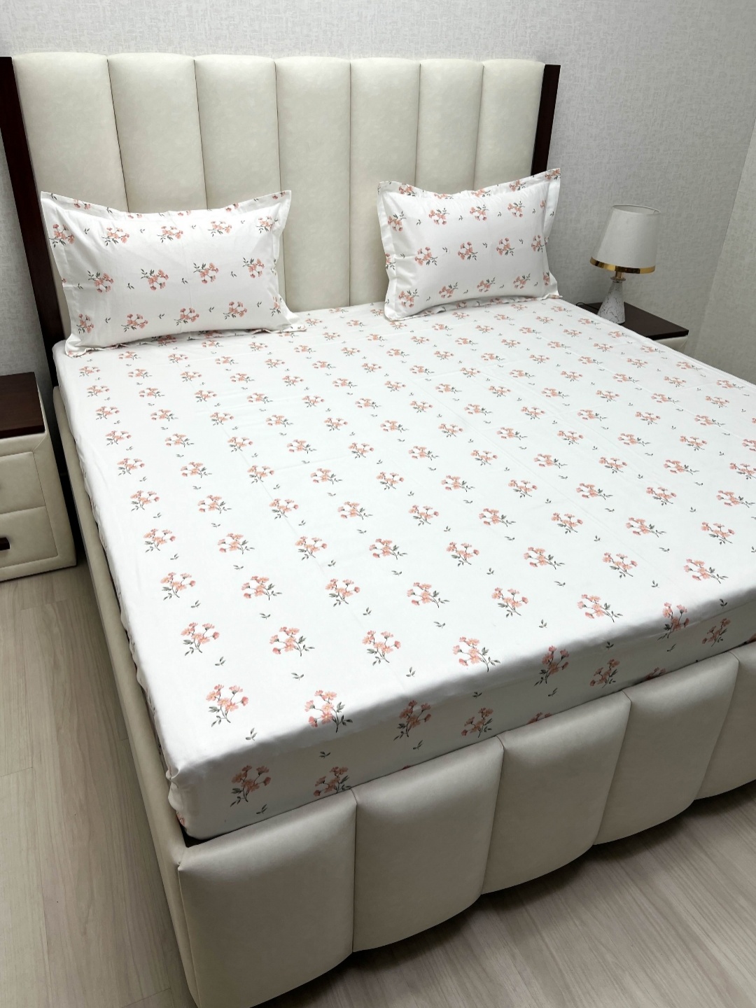 

Pure Decor White & Peach-Pure Cotton Coloured Floral Queen Bedsheet Sets
