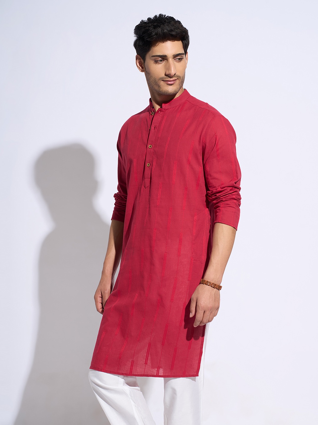 

indus route by Pantaloons Men Thread Work Dobby Kurta, Red