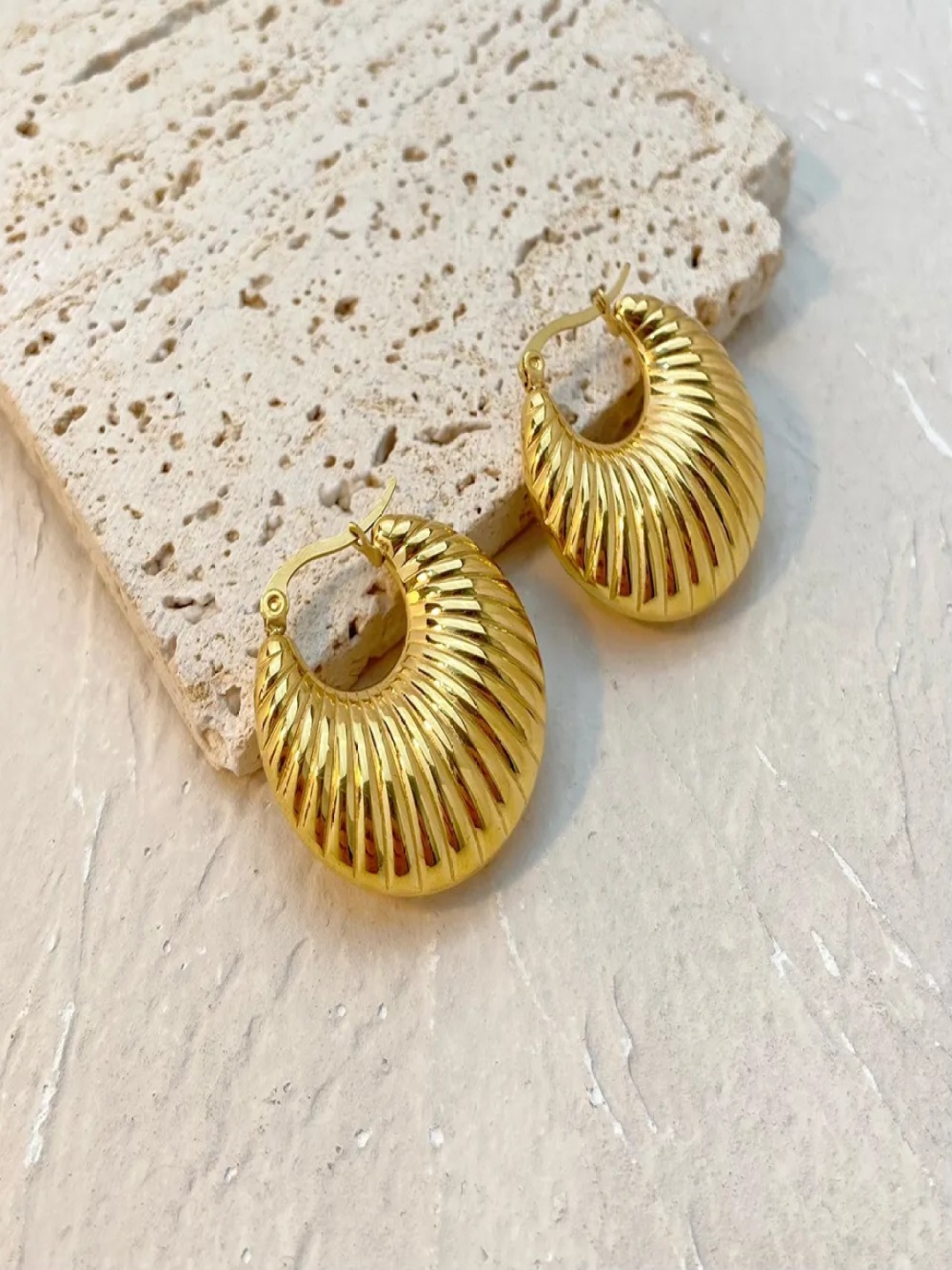 

DIVASTRI Stainless Steel Gold-Plated Contemporary Shaped Hoop Earrings