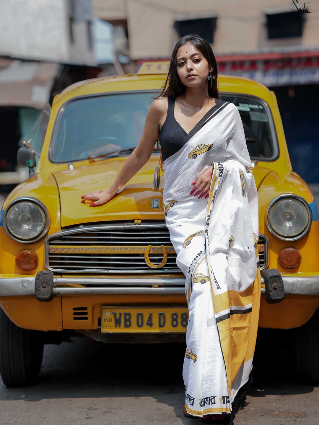 

Suta White Mul Cotton With Zari Saree