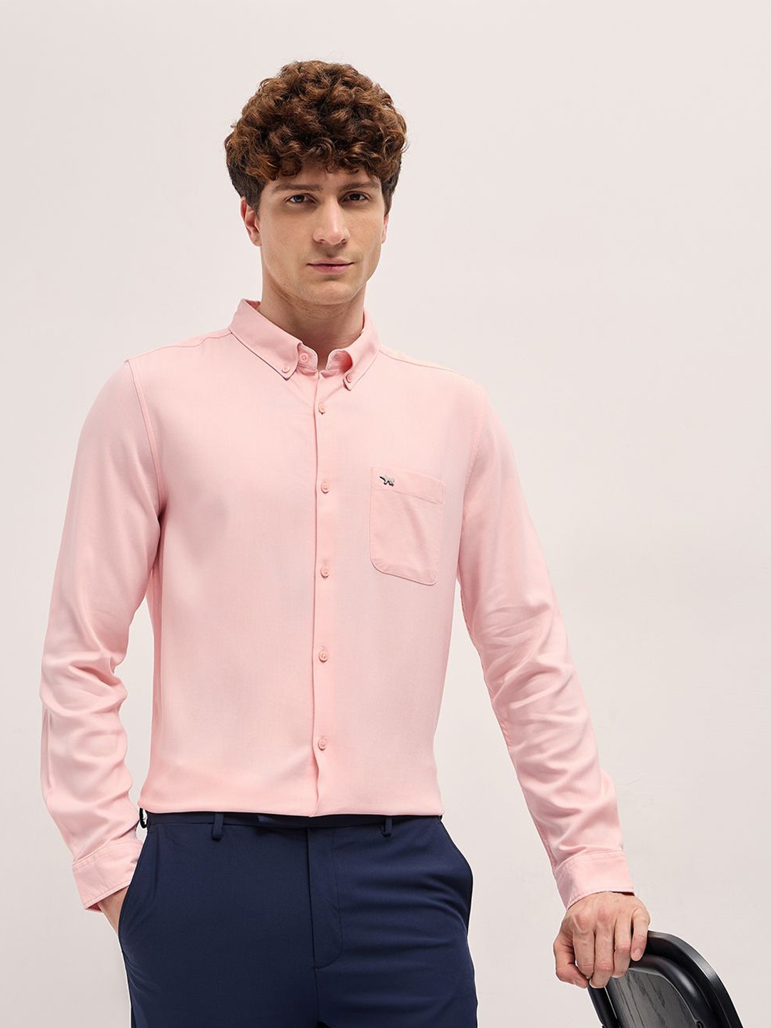 

THE BEAR HOUSE Men Button-Down Collar Solid Casual Shirt, Pink