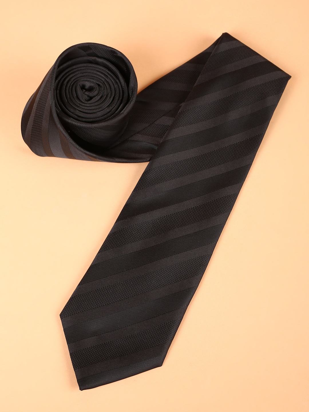 

Van Heusen Men Striped Broad Tie, Black