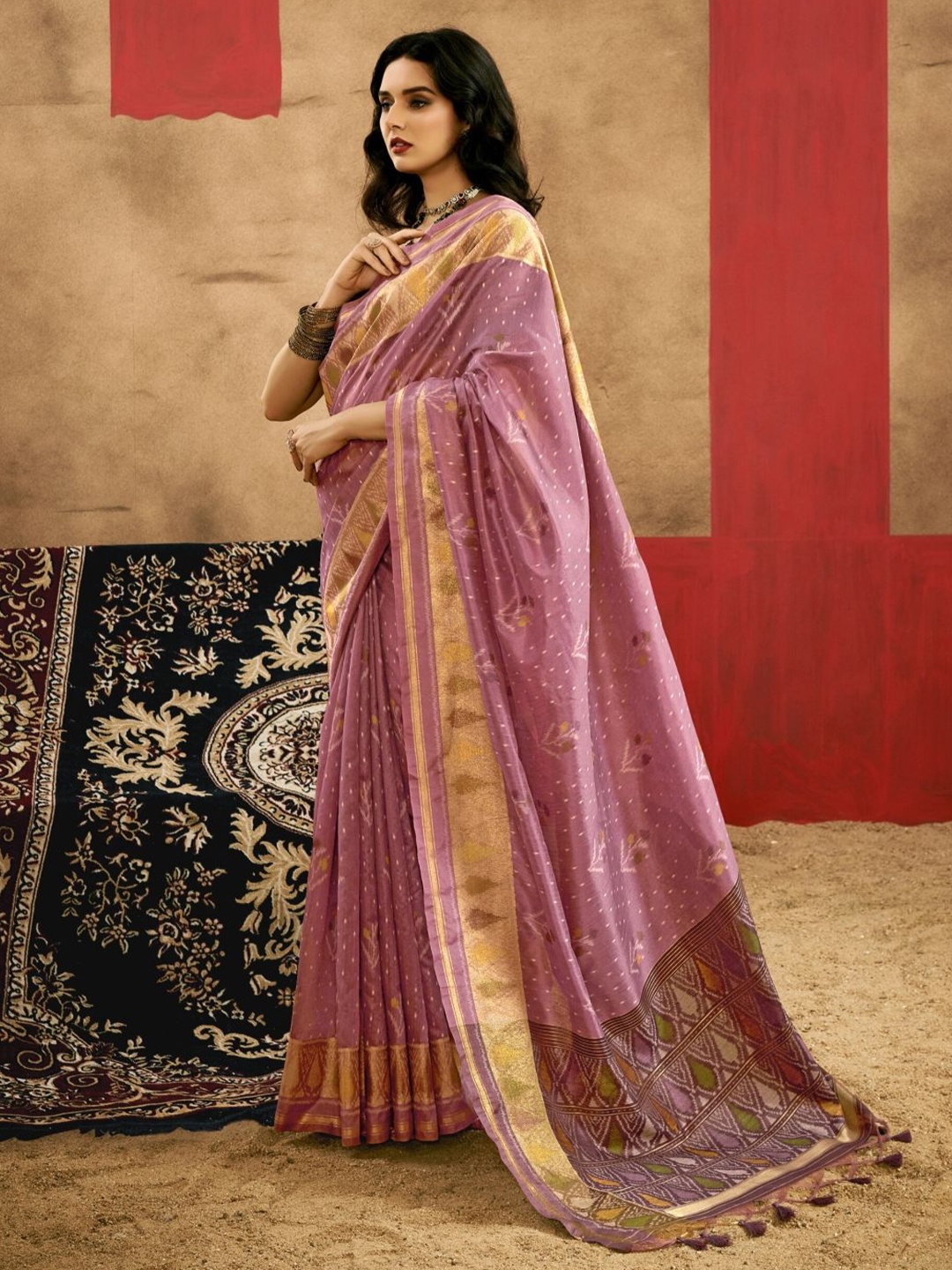 

BLENDIFY Ethnic Motifs Woven Design Saree, Pink