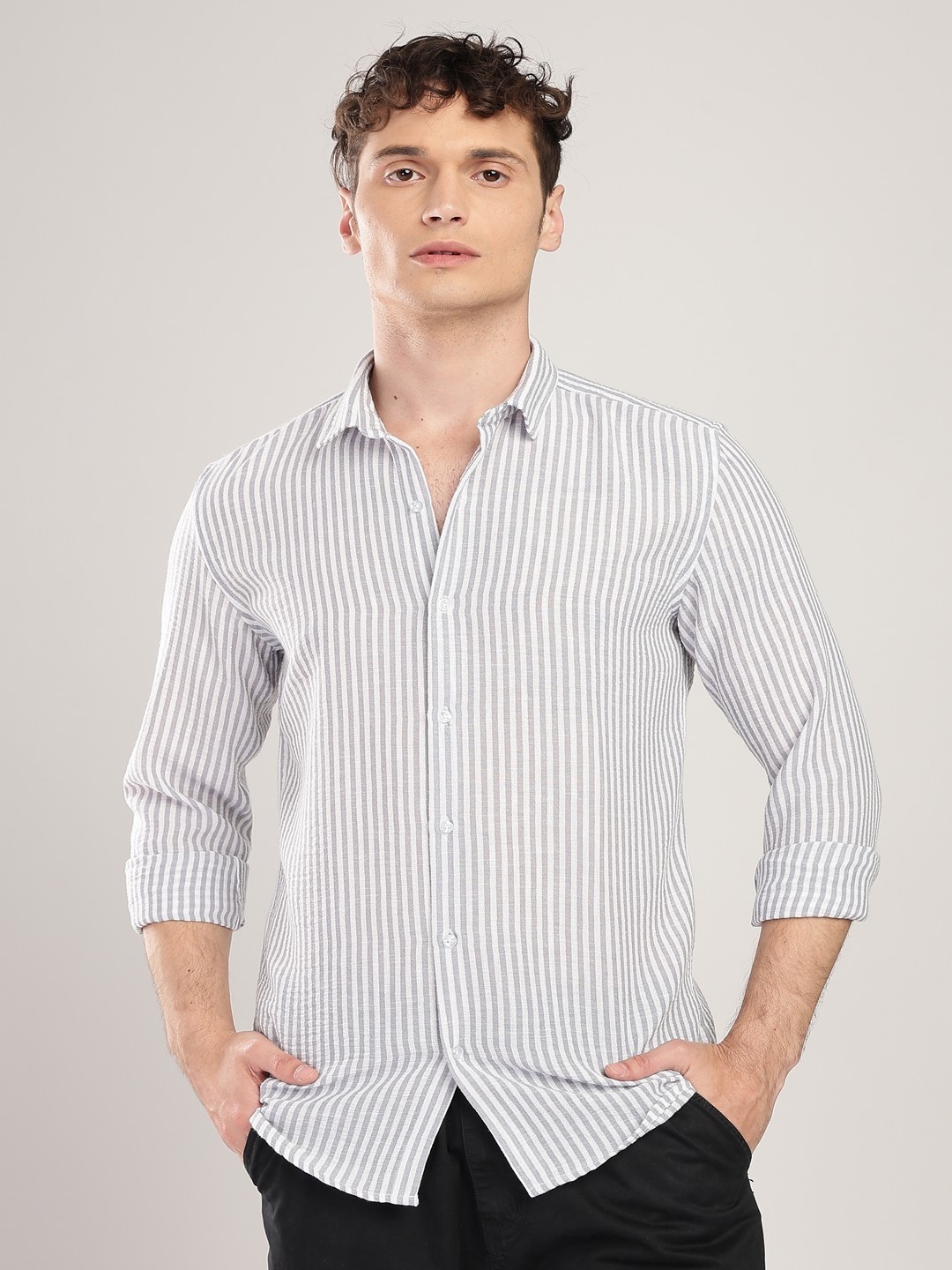 

NEVER NEUD Men Comfort Fit Spread Collar Vertical Striped Casual Shirt, Grey