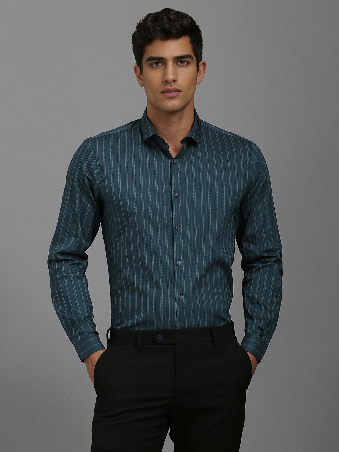 

Louis Philippe Sport Men Super Slim Fit Vertical Striped Casual Shirt, Green