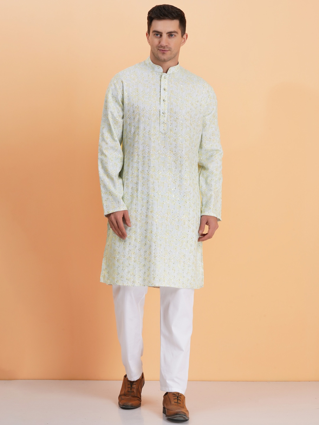 

SG LEMAN Men Floral Embroidered Regular Kurta with Pyjamas, Sea green