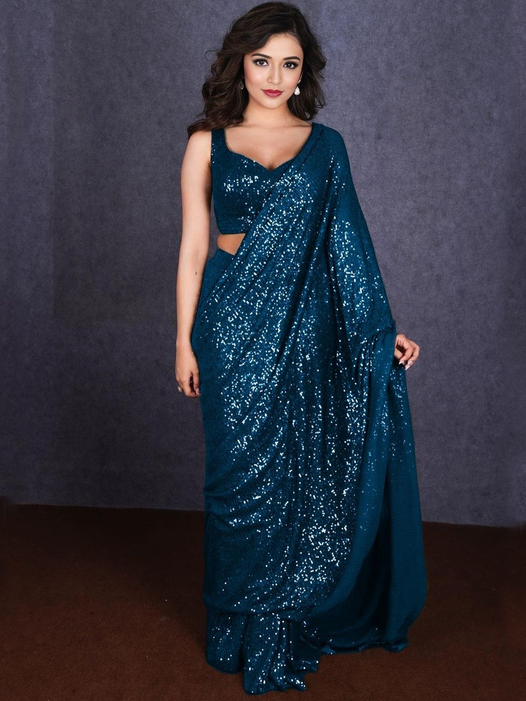 

ANJANI TEXTILE Embellished Sequinned Saree, Turquoise blue