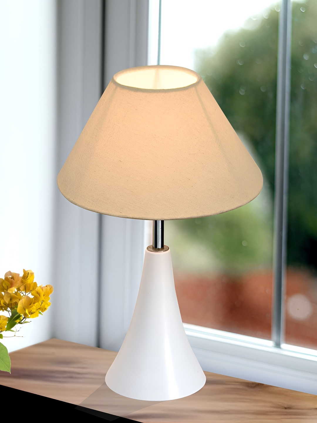 

Homesake Beige Metal Industrial Frusturical Shaped Table Lamp