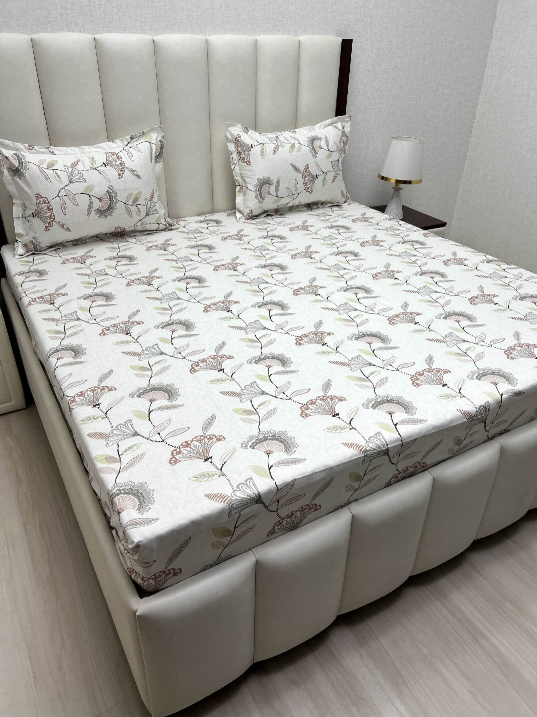 

Pure Decor Royal Passion White Printed 300TC Pure Cotton Queen Bedsheet Set 2.28mx2.54m